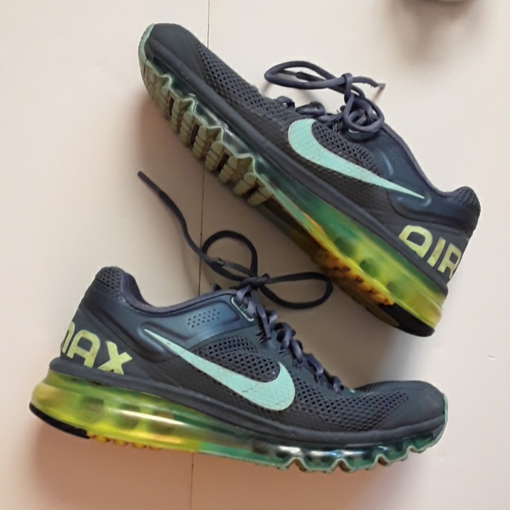 NIKE AIR WOMENS RUNNING SHOES SZ 7.5 VOLT